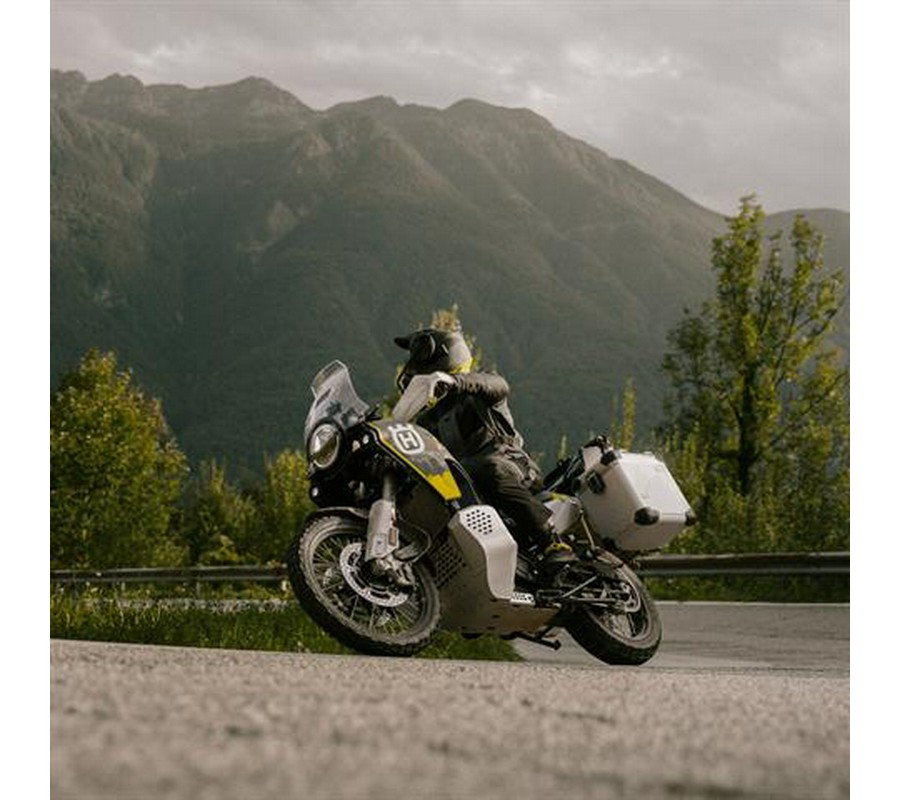 2027 Husqvarna Norden 901 Expedition