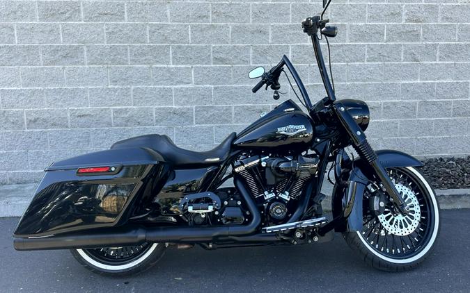 Harley-Davidson® Road King® Special 2017 Vivid Black