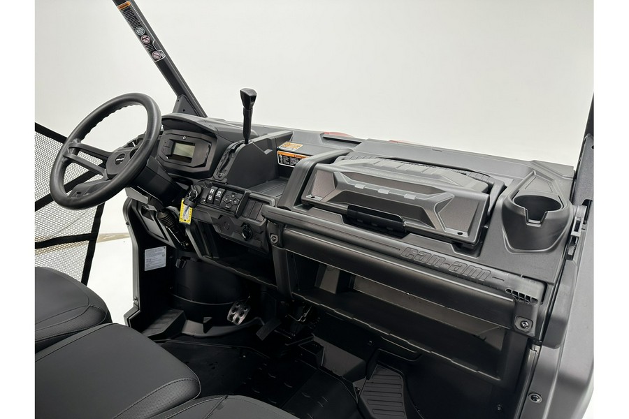 2024 Can-Am Defender XT HD9