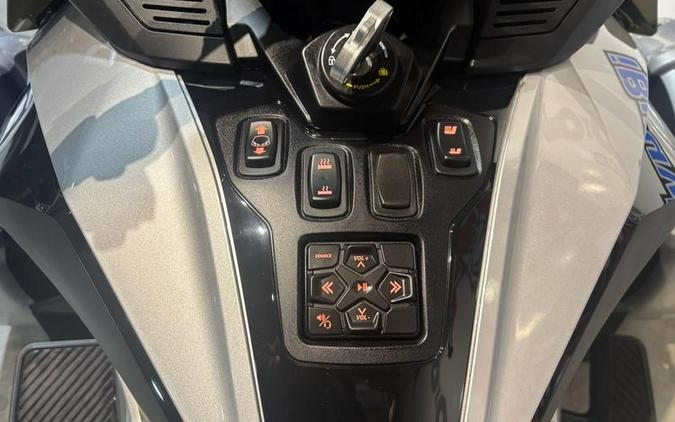 2023 Can-Am® Spyder RT Limited Dark Wheels