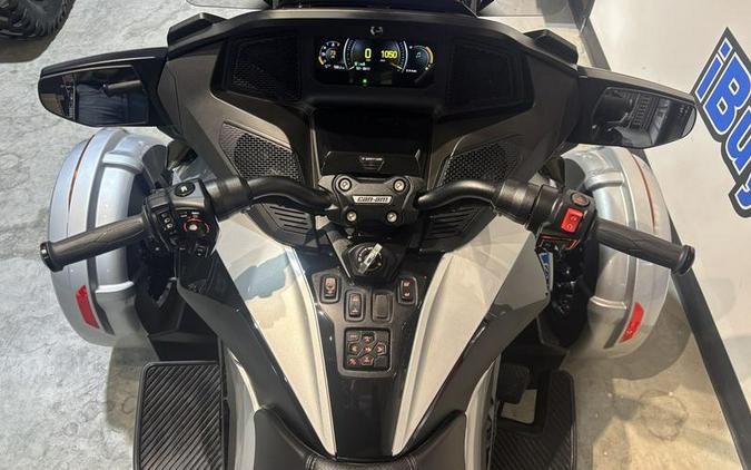 2023 Can-Am® Spyder RT Limited Dark Wheels