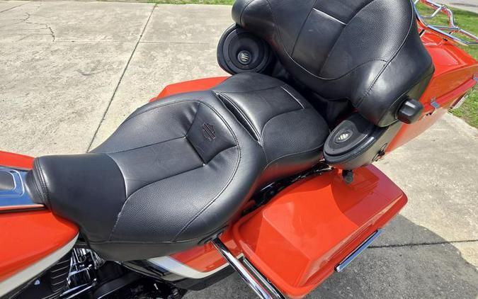 2012 Harley-Davidson® FLHTCUSE7 - CVO™ Ultra Classic® Electra Glide®