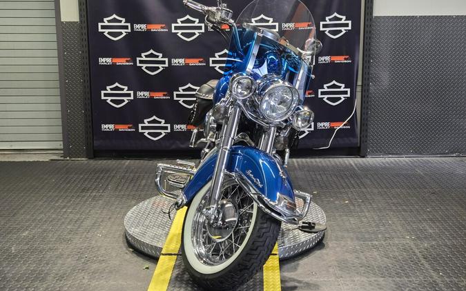 2005 Harley-Davidson Heritage Softail® Classic Blue Sunglow W/Pinstripe