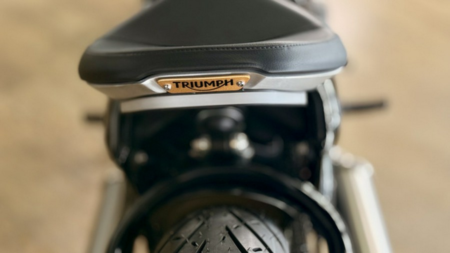 2025 Triumph Bonneville Bobber