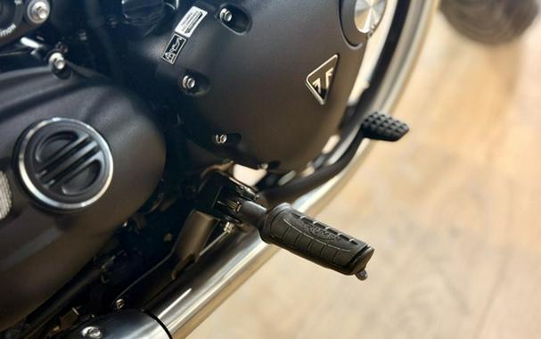 2025 Triumph Bonneville Bobber