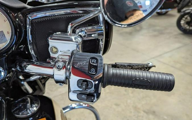 2019 Indian Chieftain Classic Thunder Black Ivory Cream