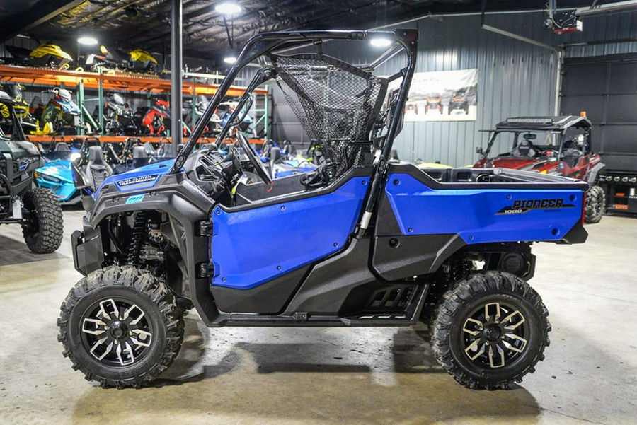 2021 Honda Pioneer 1000 Deluxe