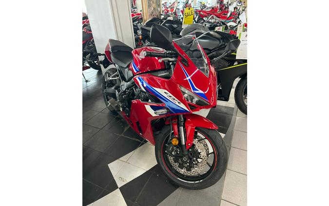 2026 CBR650R E-Clutch - Honda