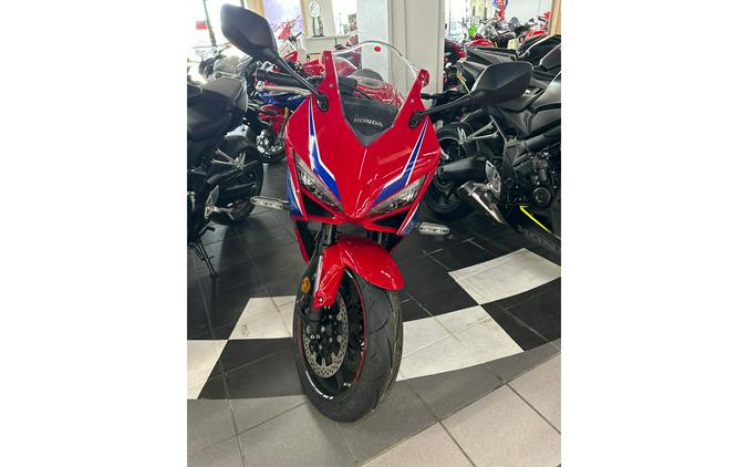2026 CBR650R E-Clutch - Honda