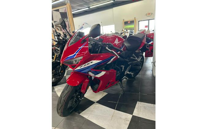 2026 CBR650R E-Clutch - Honda