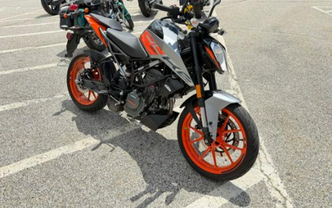 2023 KTM 200 Duke