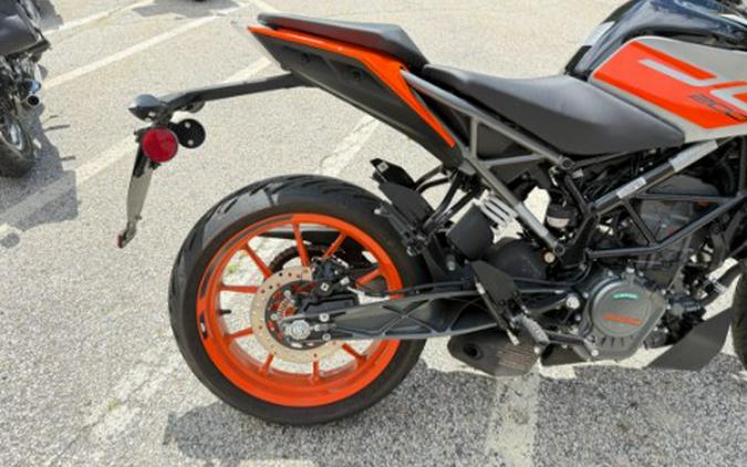 2023 KTM 200 Duke