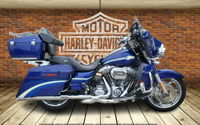 2010 CVO™ Street Glide®