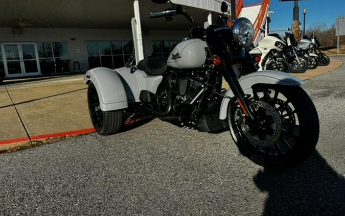 2024 Harley-Davidson Freewheeler Billiard Gray