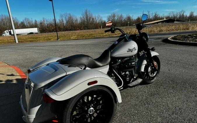 2024 Harley-Davidson Freewheeler Billiard Gray