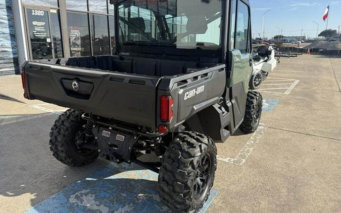 2024 Can-Am Defender DPS CAB HD9