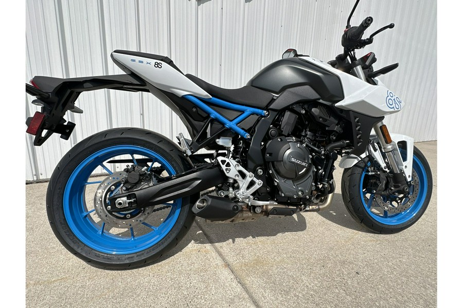 2023 Suzuki GSX-8S