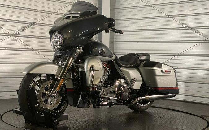 2019 Harley-Davidson® FLHXSE - CVO™ Street Glide®