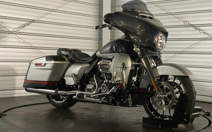 2019 Harley-Davidson® FLHXSE - CVO™ Street Glide®