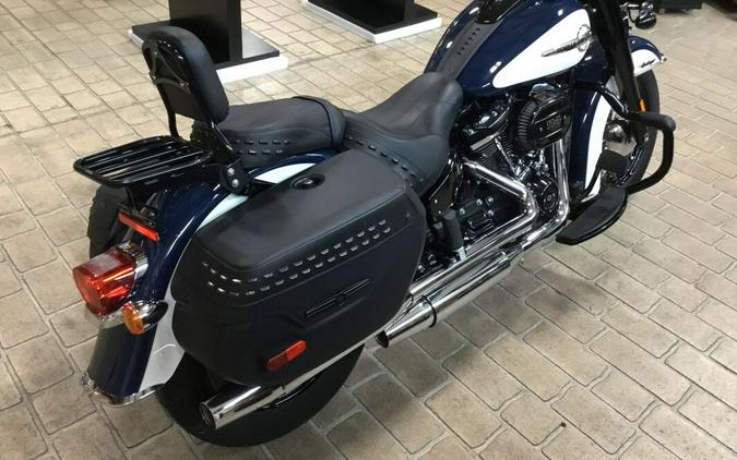 2019 Harley-Davidson Heritage Classic 114 Billiard Blue/Billiard White Includes 1 Year Warranty