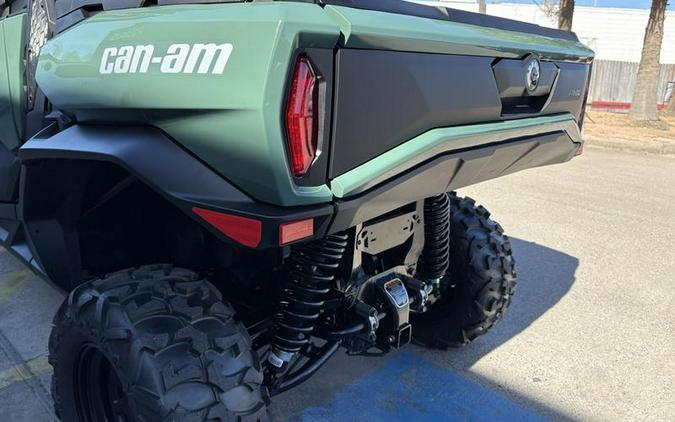 2026 Can-Am® Commander MAX DPS 700