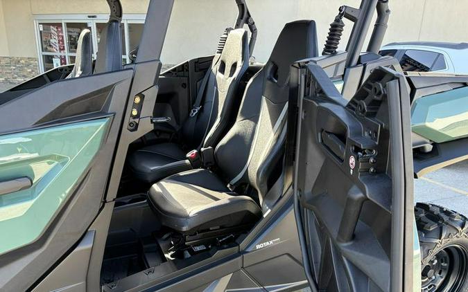 2026 Can-Am® Commander MAX DPS 700