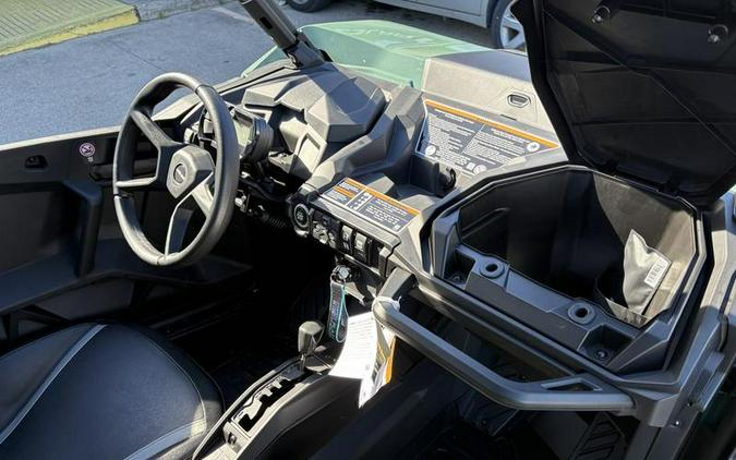 2026 Can-Am® Commander MAX DPS 700