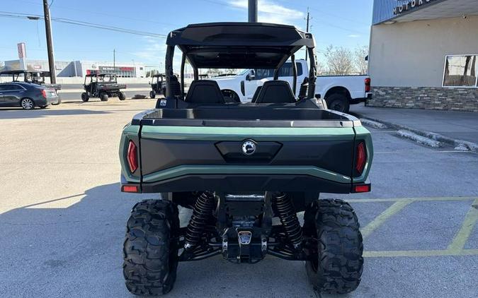 2026 Can-Am® Commander MAX DPS 700