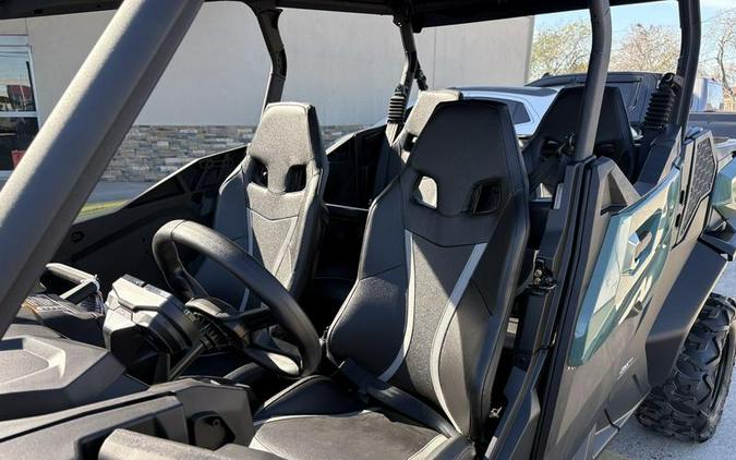 2026 Can-Am® Commander MAX DPS 700