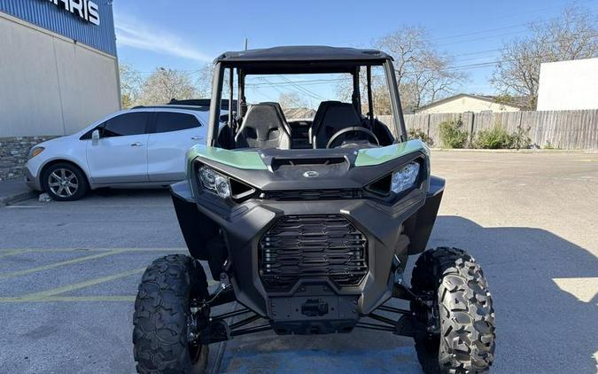 2026 Can-Am® Commander MAX DPS 700