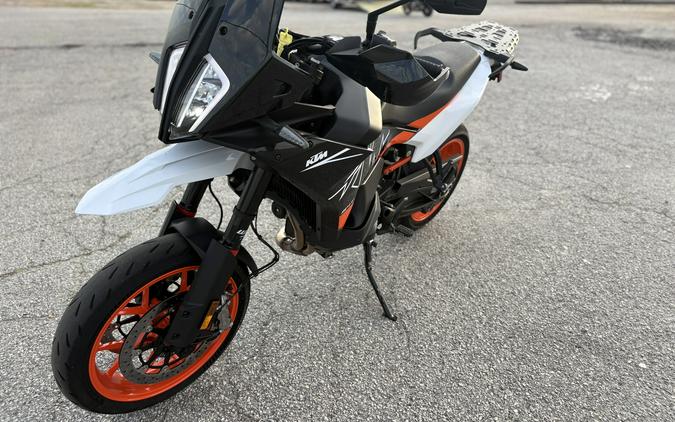 2024 KTM 890 SMT