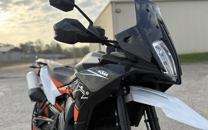 2024 KTM 890 SMT