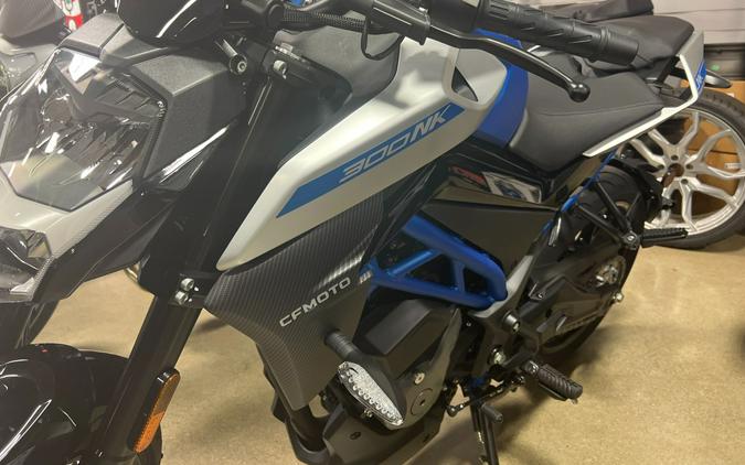 2023 300NK - CFMOTO