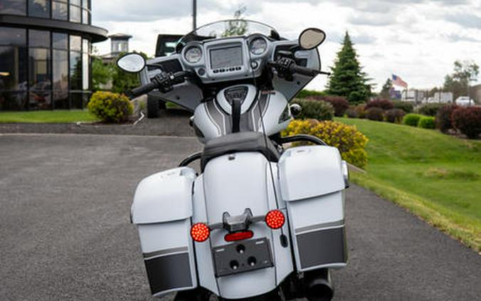 2024 Indian Motorcycle® Chieftain® Dark Horse® w/Powerband Audio Pkg Ghost White Metallic Smoke wit