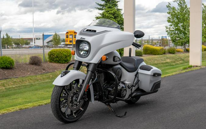 2024 Indian Motorcycle® Chieftain® Dark Horse® w/Powerband Audio Pkg Ghost White Metallic Smoke wit