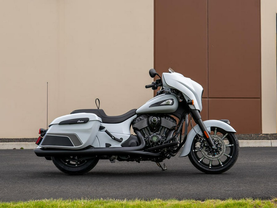 2024 Indian Motorcycle® Chieftain® Dark Horse® w/Powerband Audio Pkg Ghost White Metallic Smoke wit