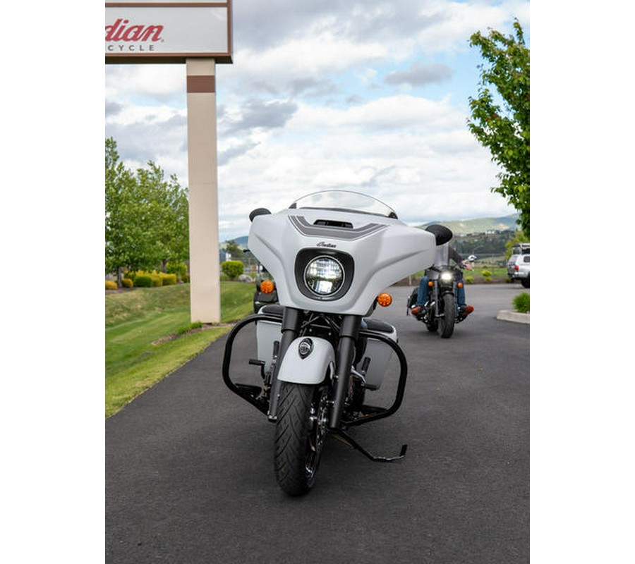 2024 Indian Motorcycle® Chieftain® Dark Horse® w/Powerband Audio Pkg Ghost White Metallic Smoke wit