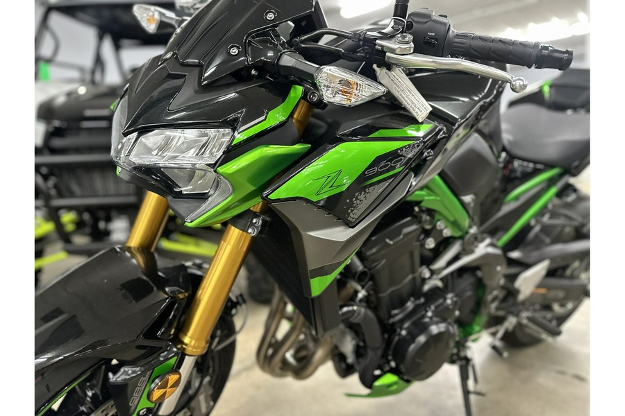 2024 Kawasaki Z900 SE