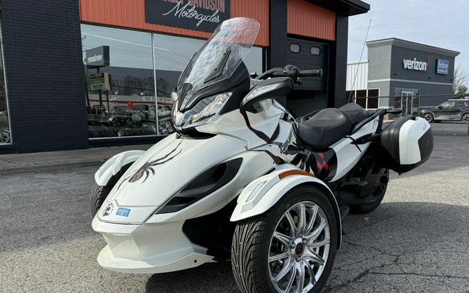 2013 Can-Am Spyder® ST-S SE5