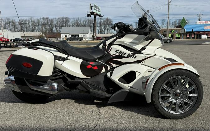 2013 Can-Am Spyder® ST-S SE5