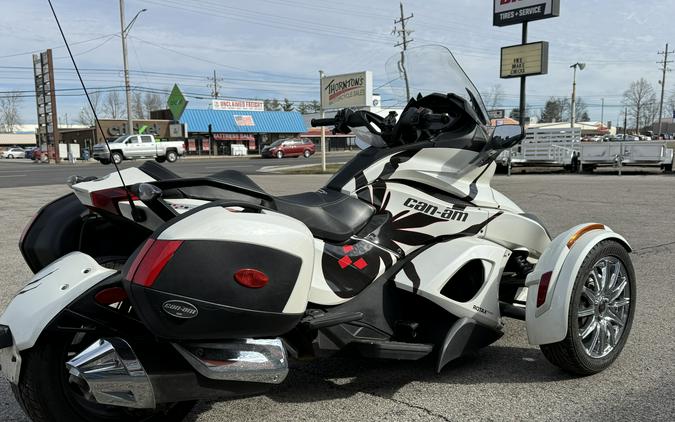 2013 Can-Am Spyder® ST-S SE5