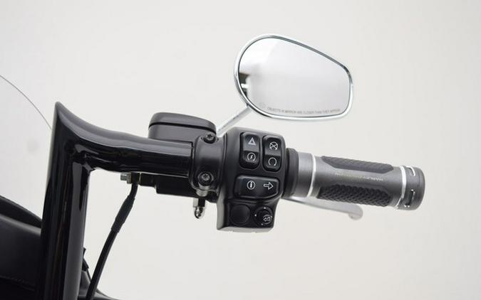 2018 Harley-Davidson Trike FLHTCUTG - Tri Glide Ultra