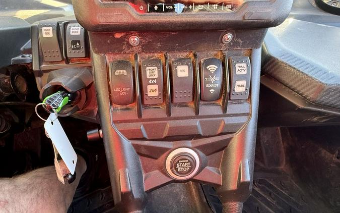 2018 Can-Am® Maverick™ X3 MAX X™ rs TURBO R