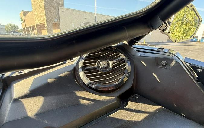 2018 Can-Am® Maverick™ X3 MAX X™ rs TURBO R