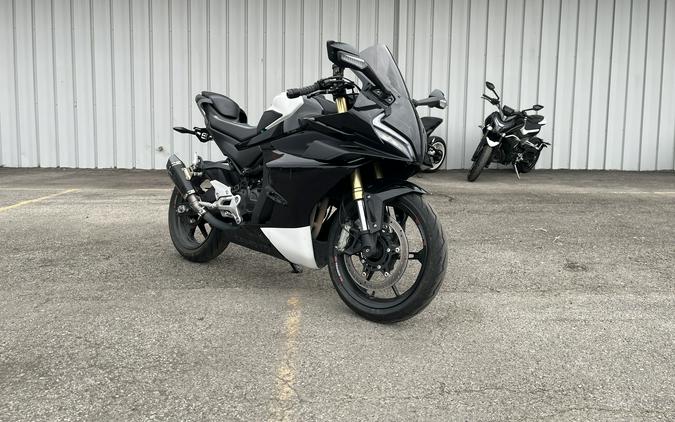 2023 CFMOTO 450 SS