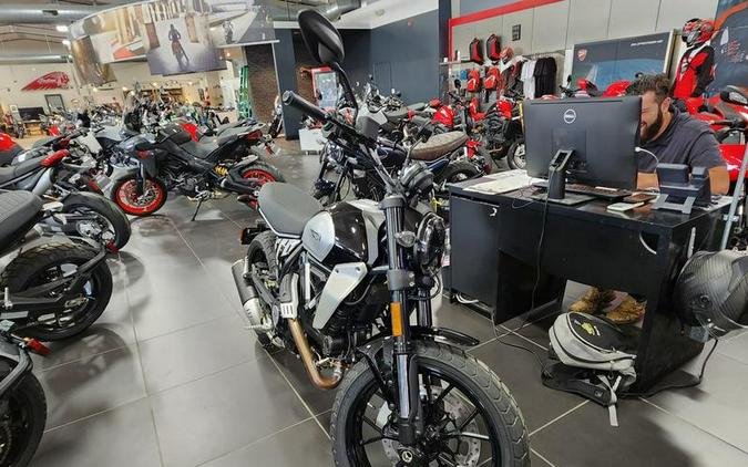 2024 Ducati Scrambler Icon (2G) Black