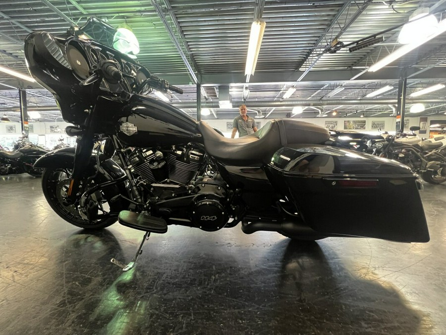 2022 Harley-Davidson Street Glide Special Vivid Black FLHXS