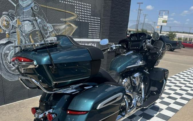2026 Indian Motorcycle® Pursuit® Limited 112 w/PowerBand Audio Cascade Green with Black Metallic