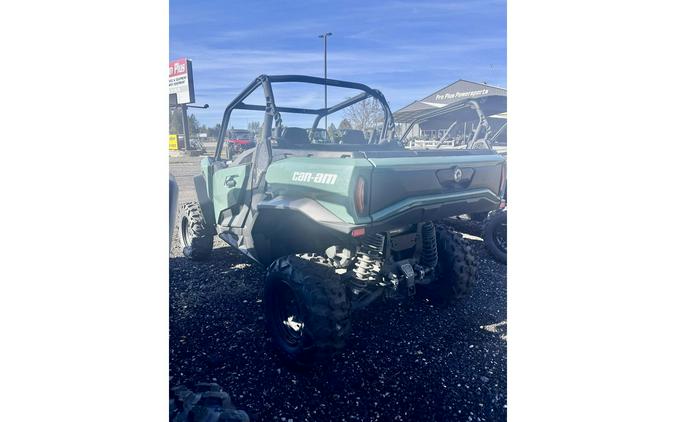 2025 Can-Am Commander DPS 700 9PSB