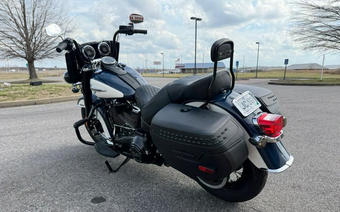 2019 Harley-Davidson® Heritage Classic 114 Billiard Blue/Billiard White